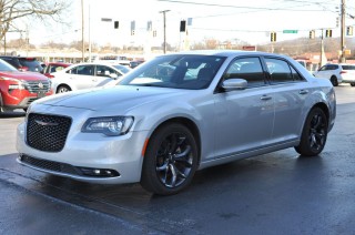 Image for 2023 Chrysler 300 S ID: 7148359