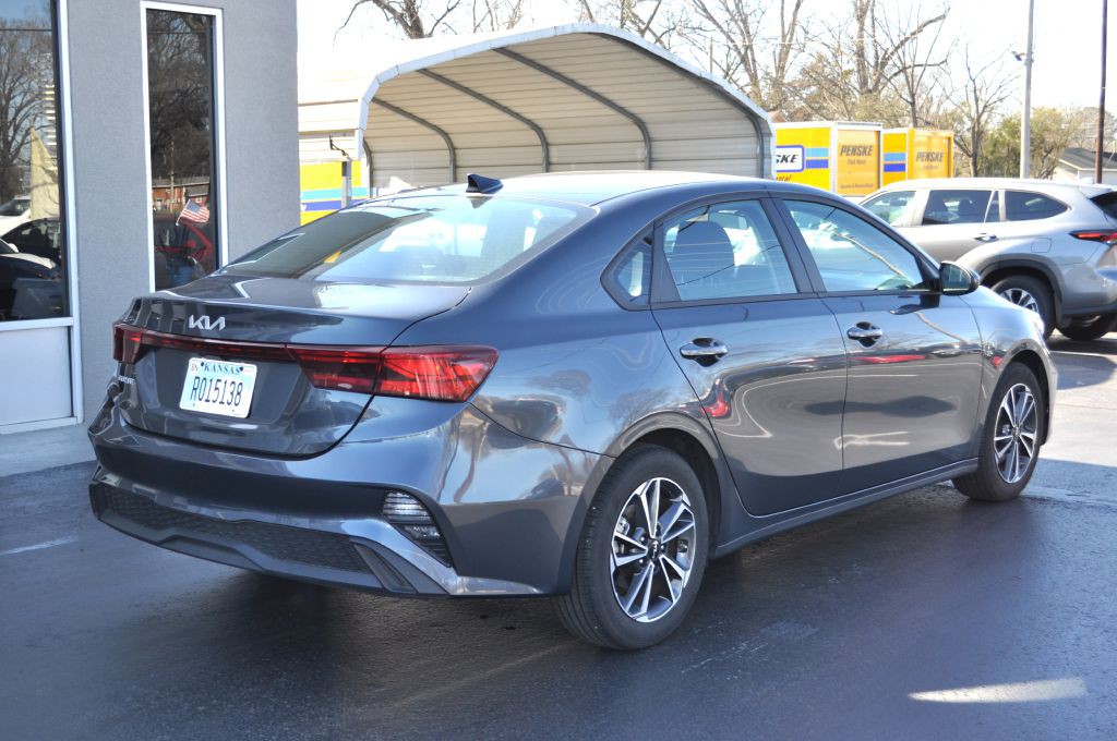 2024 Kia Forte Image 5