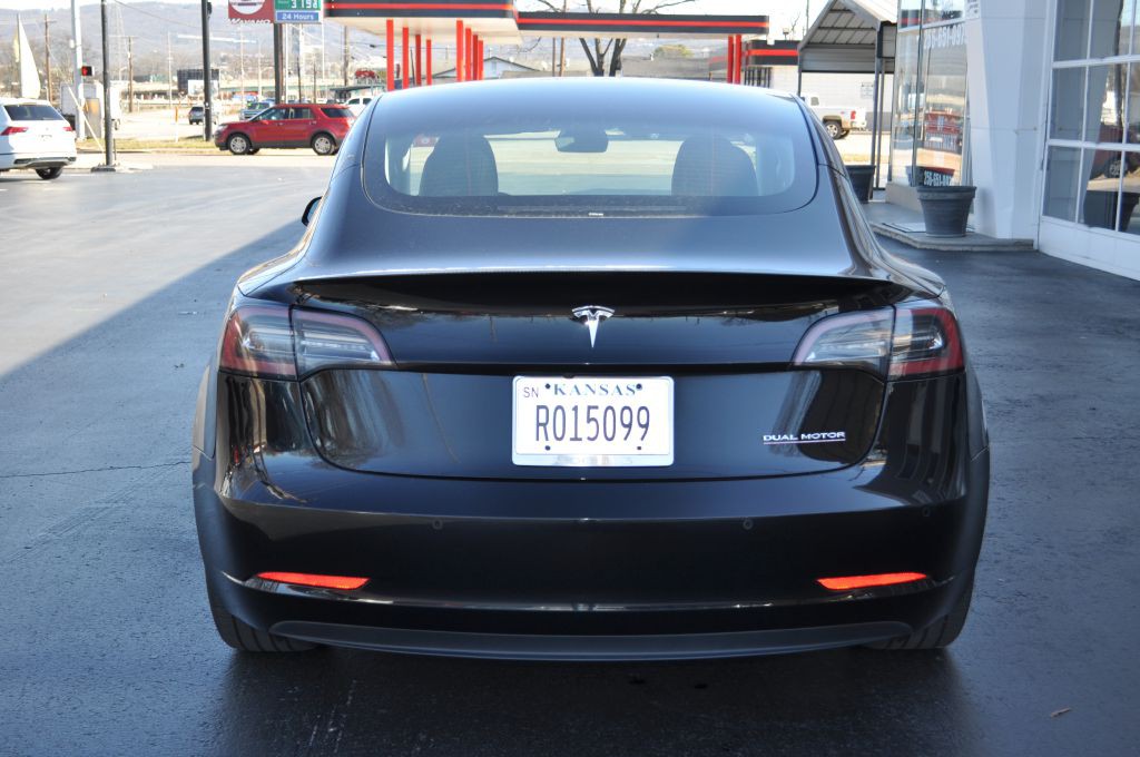 2022 Tesla Model 3 Image 10
