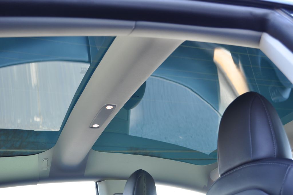 2022 Tesla Model 3 Image 17