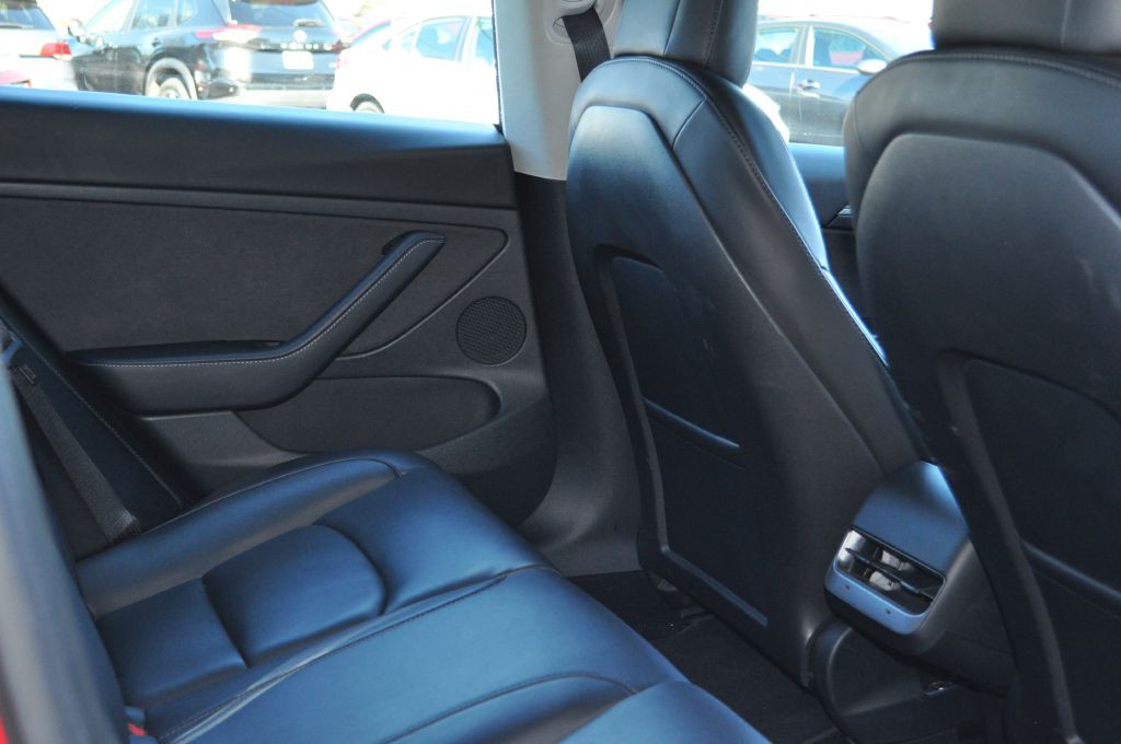 2022 Tesla Model 3 Image 18