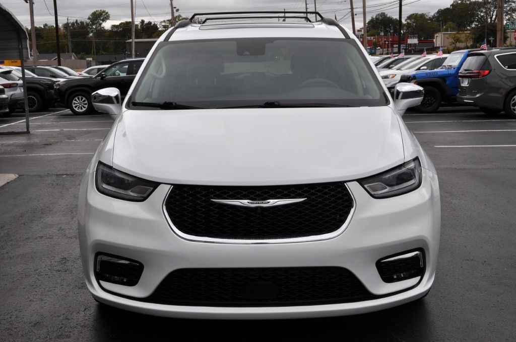2022 Chrysler Pacifica Image 5