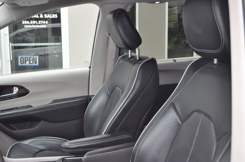 2022 Chrysler Pacifica Image 6