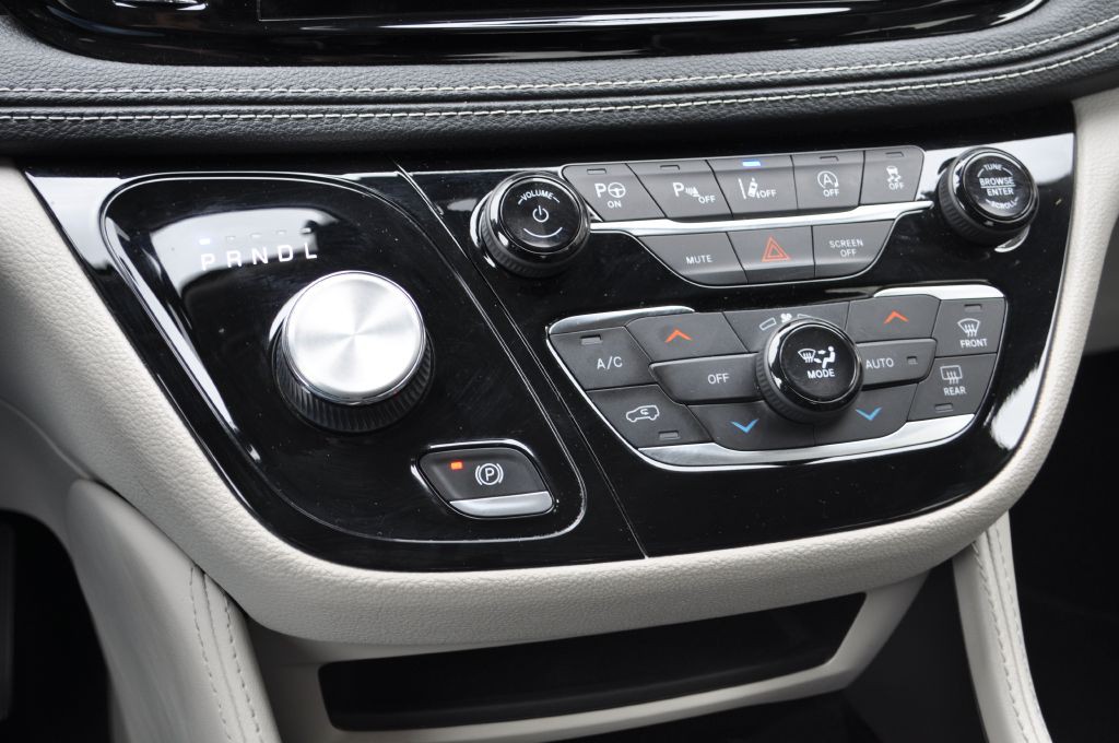 2022 Chrysler Pacifica Image 9