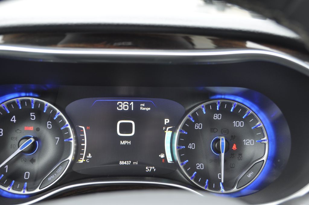 2022 Chrysler Pacifica Image 10