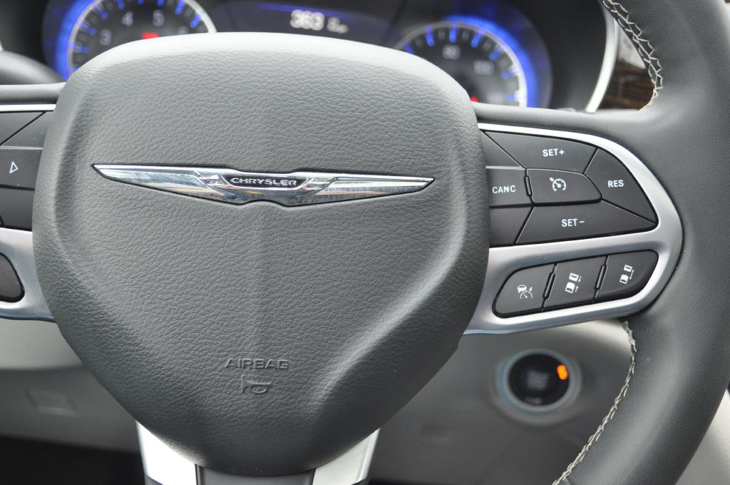 2022 Chrysler Pacifica Image 16