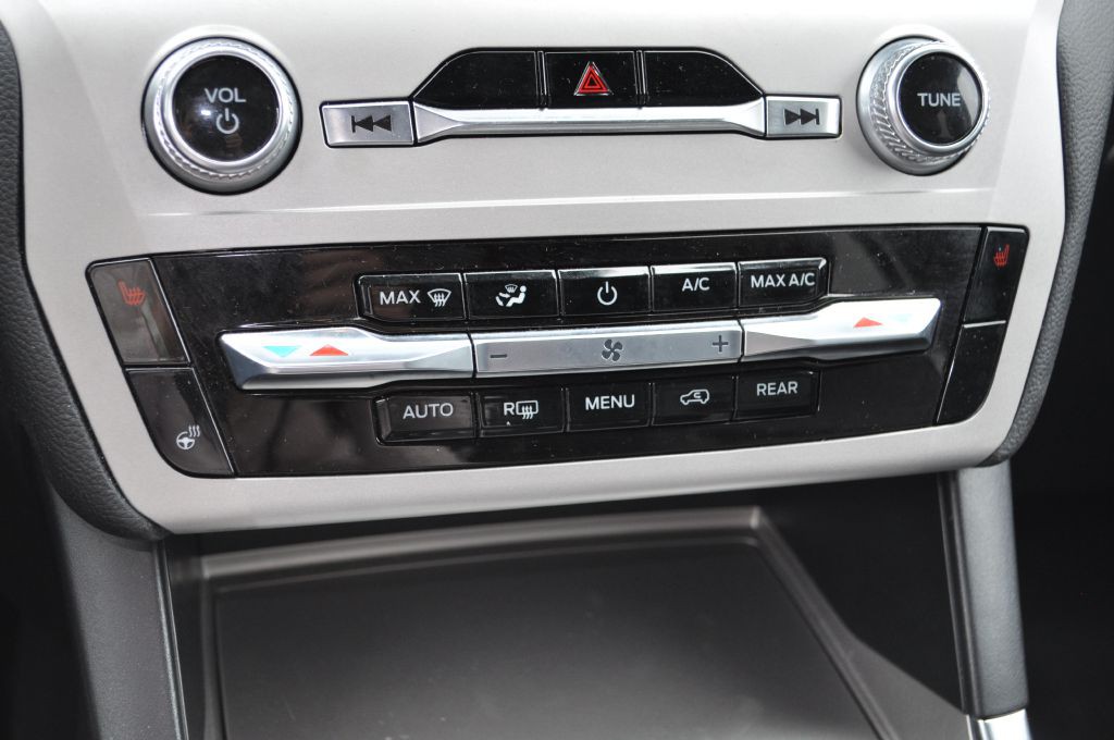 2024 Ford Explorer Image 14