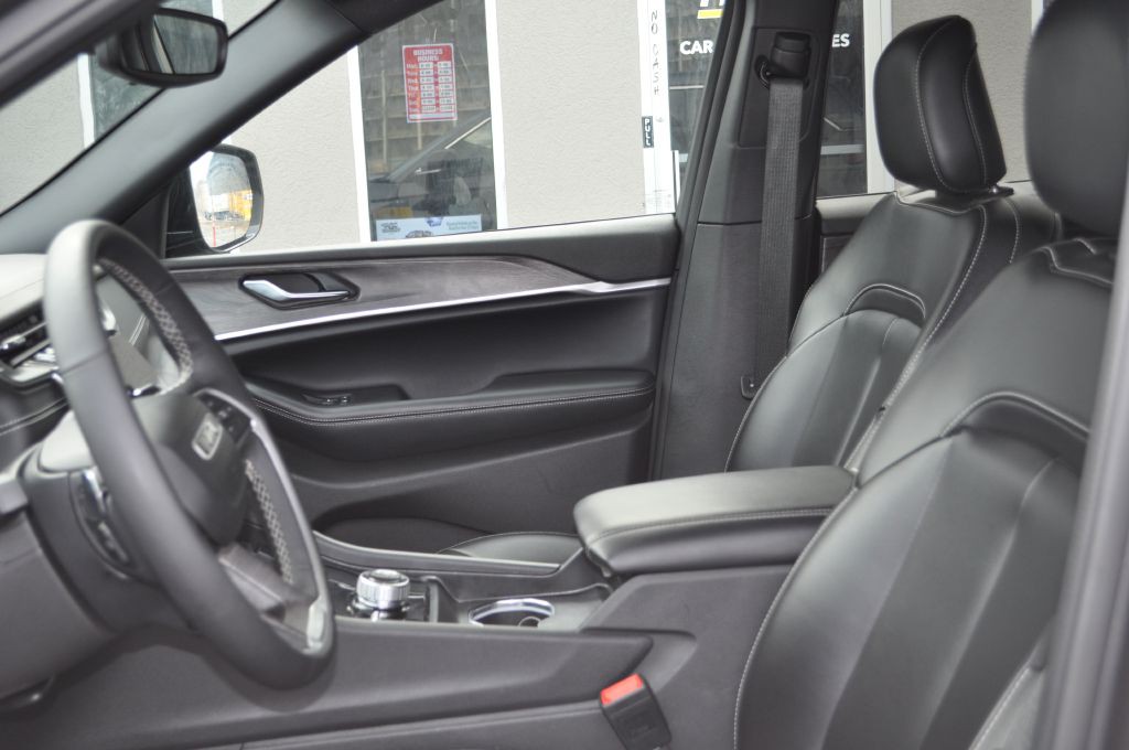 2024 Jeep Grand Cherokee Image 5