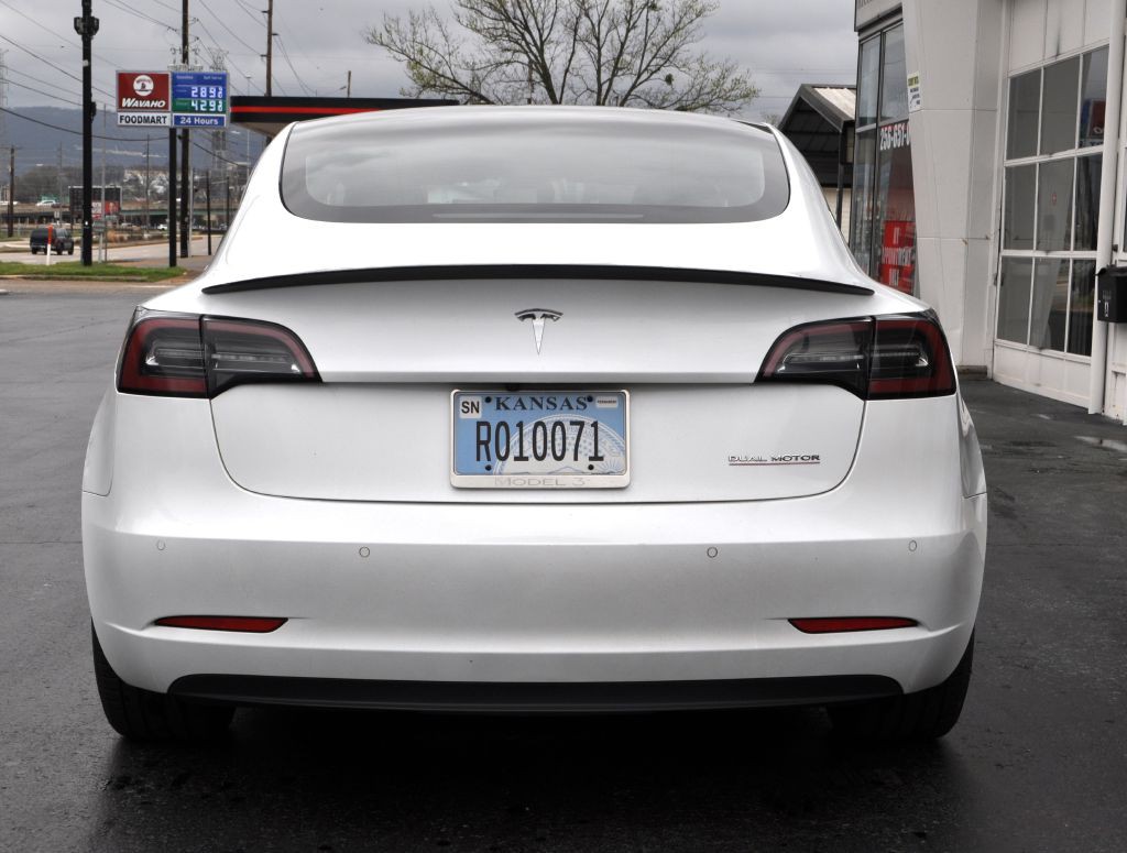 2022 Tesla Model 3 Image 4