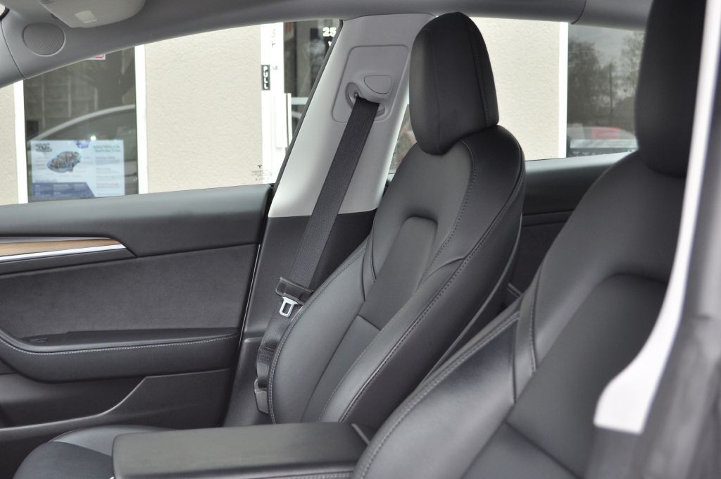 2022 Tesla Model 3 Image 7