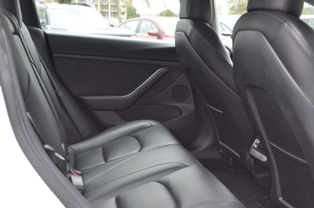 2022 Tesla Model 3 Image 17