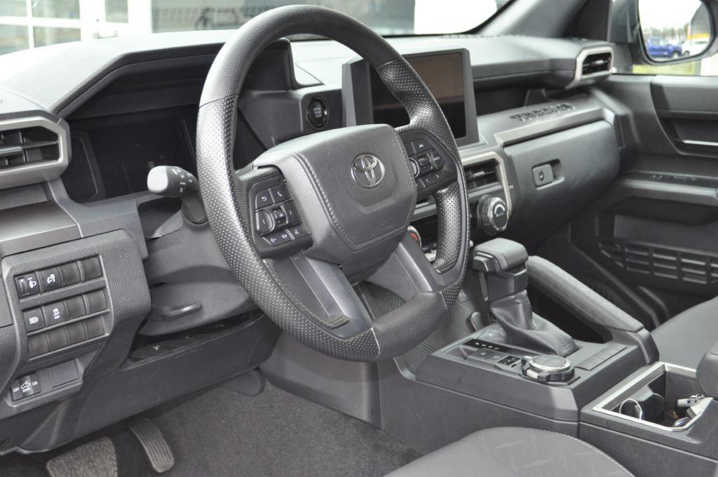 2025 Toyota Tacoma Image 8