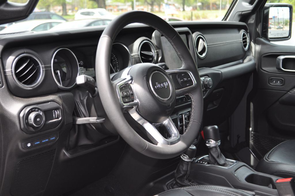 2023 Jeep Wrangler Image 7