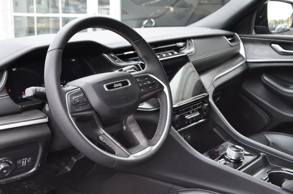 2024 Jeep Grand Cherokee Image 8