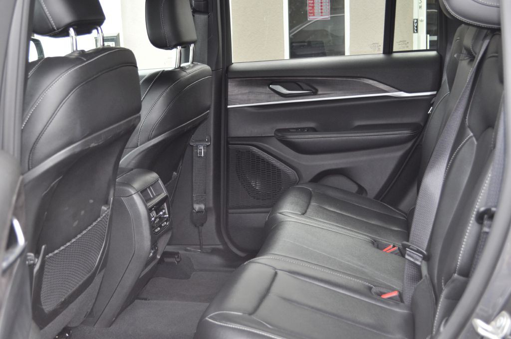 2024 Jeep Grand Cherokee Image 16