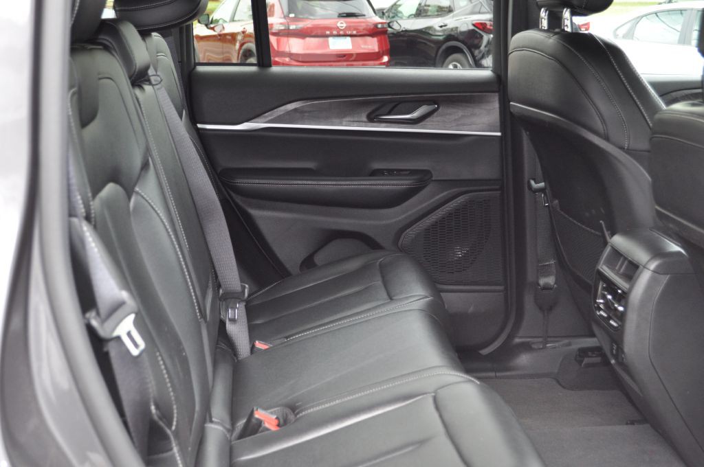 2024 Jeep Grand Cherokee Image 21