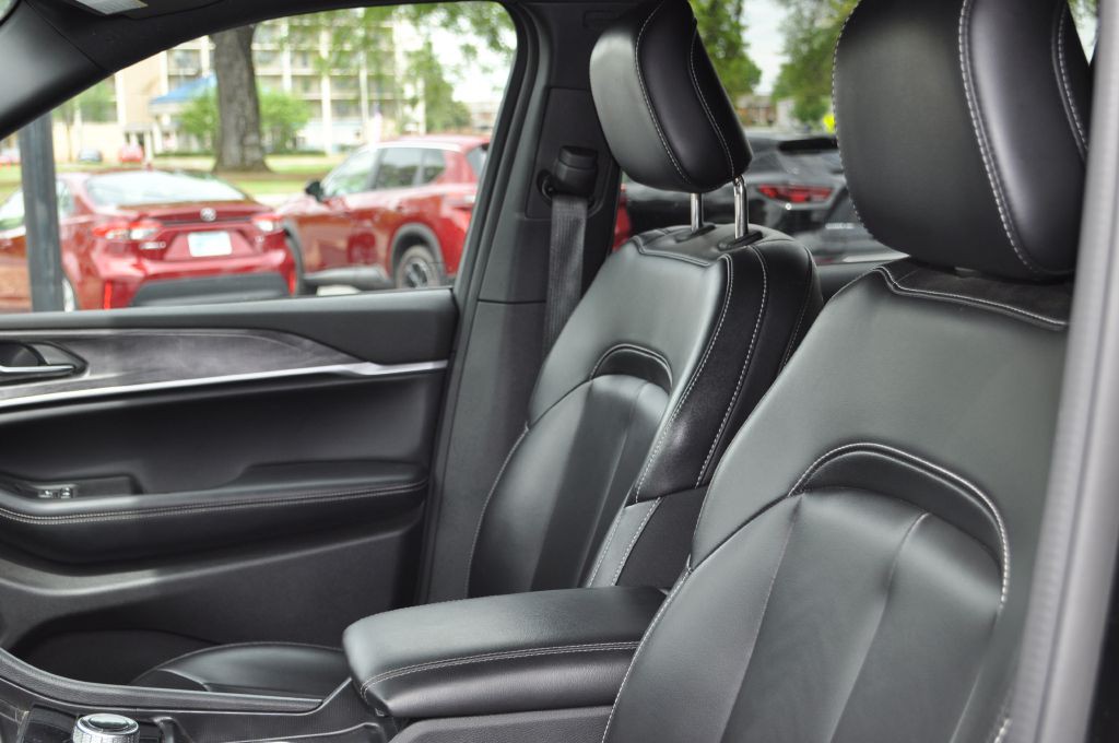 2024 Jeep Grand Cherokee Image 6