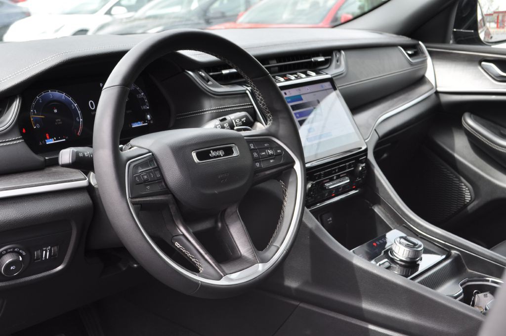 2024 Jeep Grand Cherokee Image 8