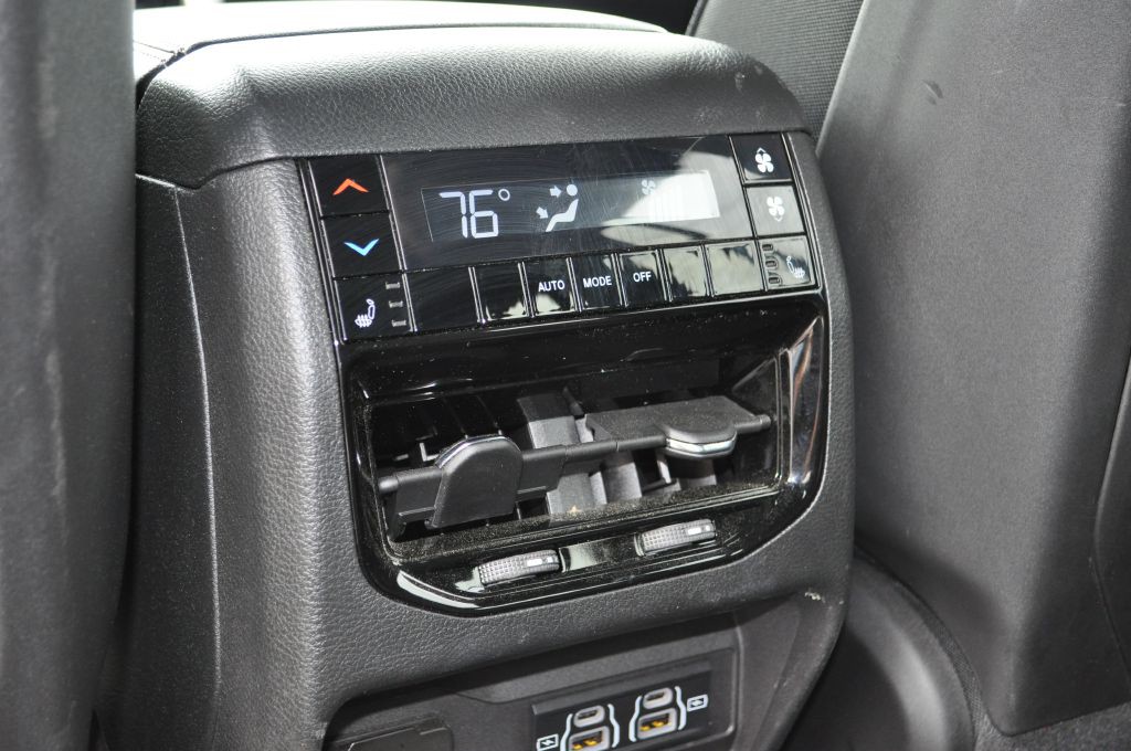 2024 Jeep Grand Cherokee Image 16