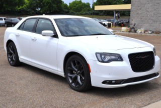 Image for 2023 Chrysler 300 S ID: 7395638