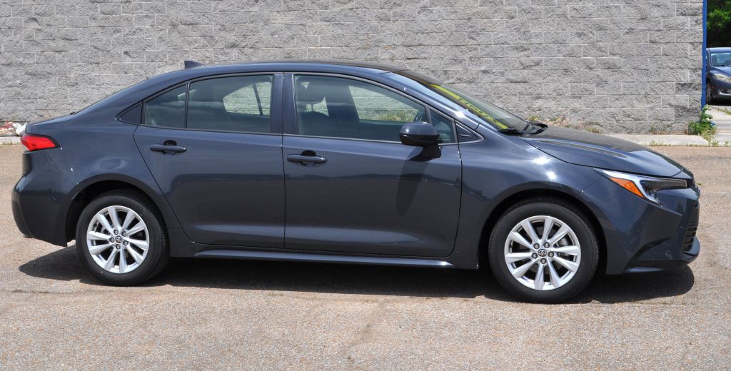 2025 Toyota Corolla Image 2