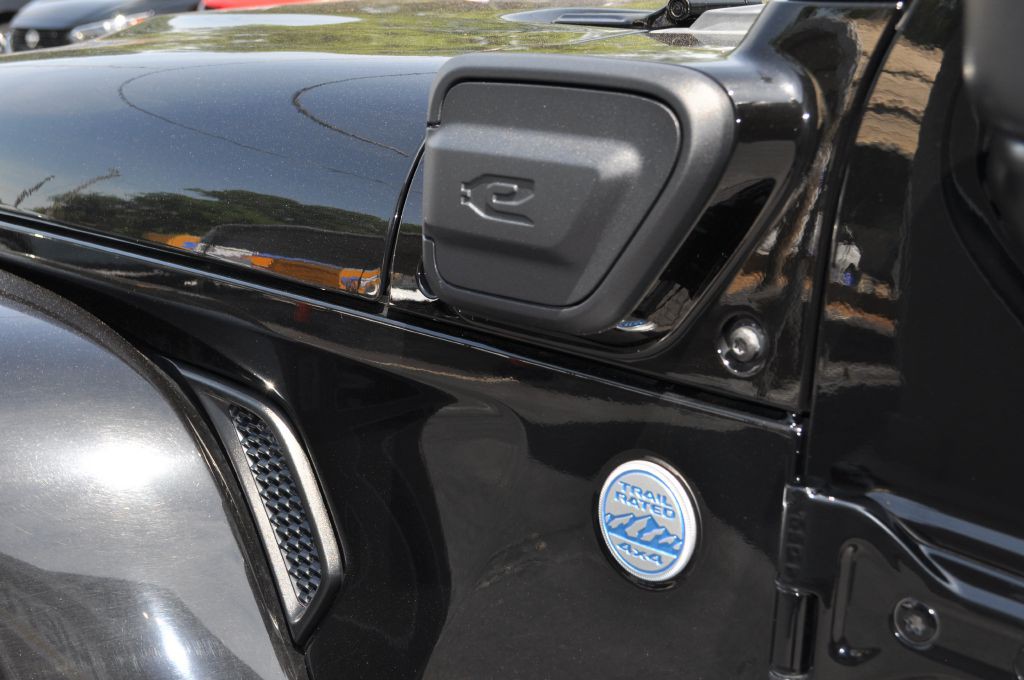 2023 Jeep Wrangler Image 6