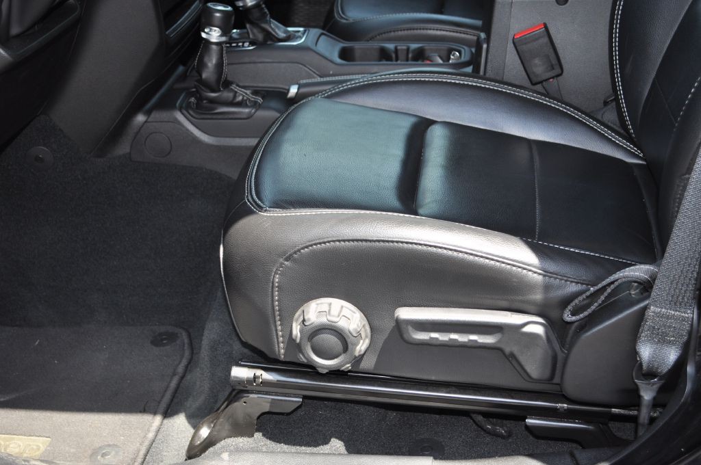 2023 Jeep Wrangler Image 9