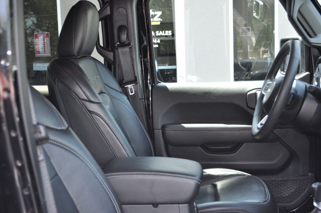 2023 Jeep Wrangler Image 25