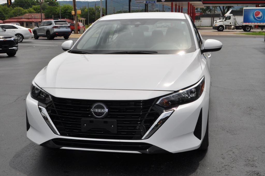 2025 Nissan Sentra Image 4