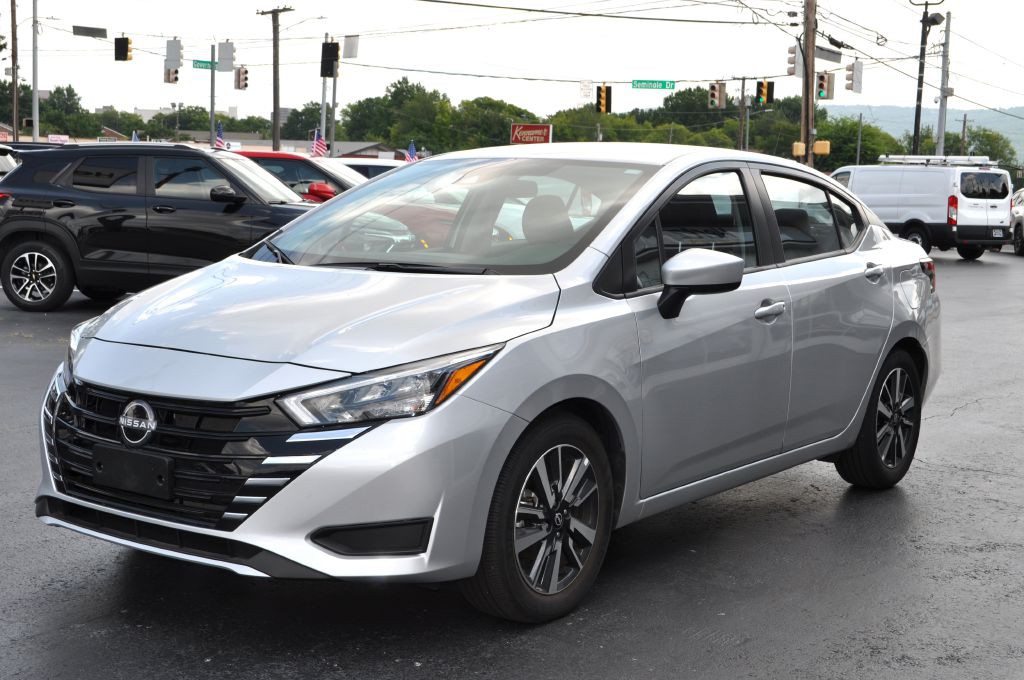 2025 Nissan Versa Image 4