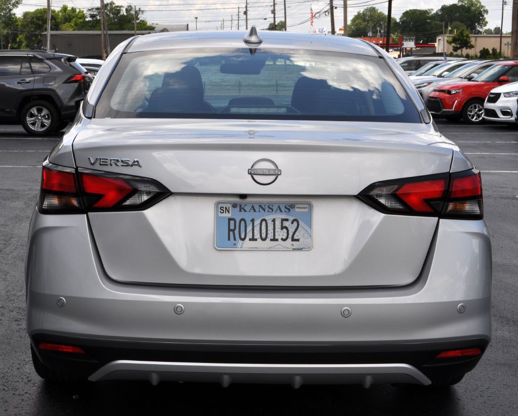 2025 Nissan Versa Image 5