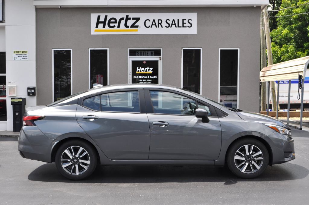 2025 Nissan Versa Image 2