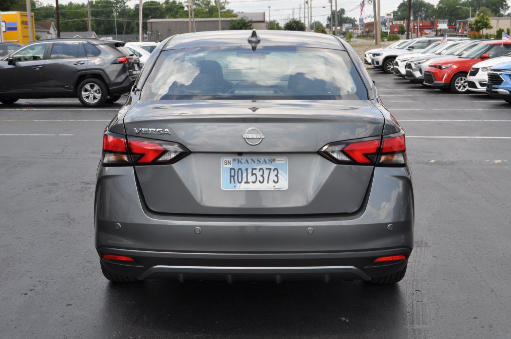 2025 Nissan Versa Image 5