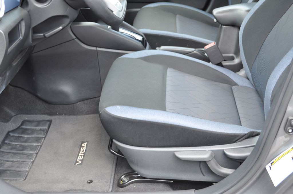 2025 Nissan Versa Image 8