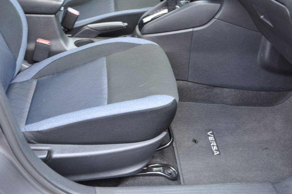 2025 Nissan Versa Image 19