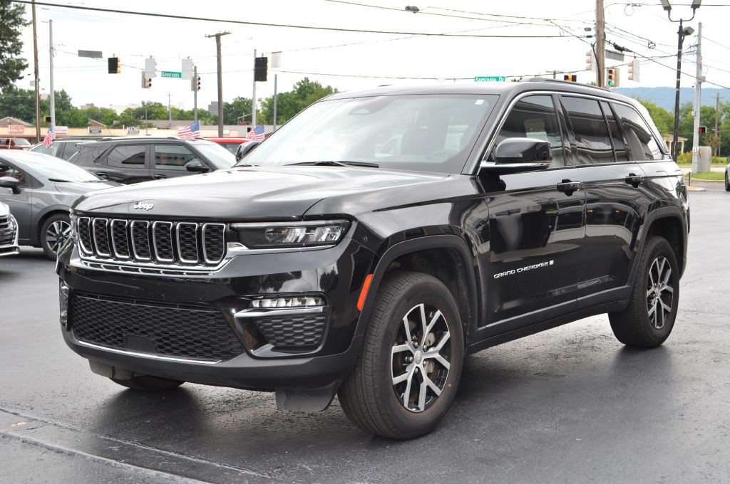 2024 Jeep Grand Cherokee Image 1
