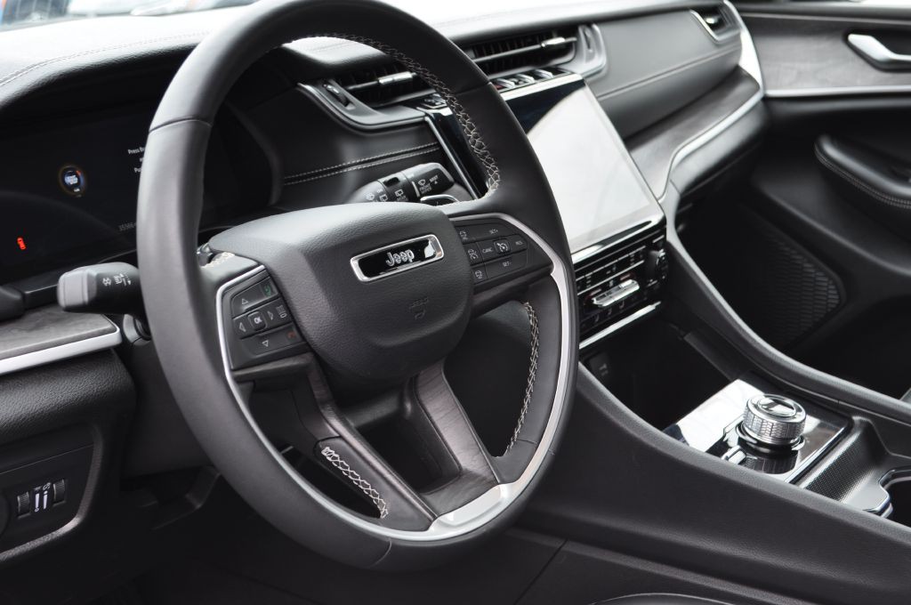 2024 Jeep Grand Cherokee Image 8