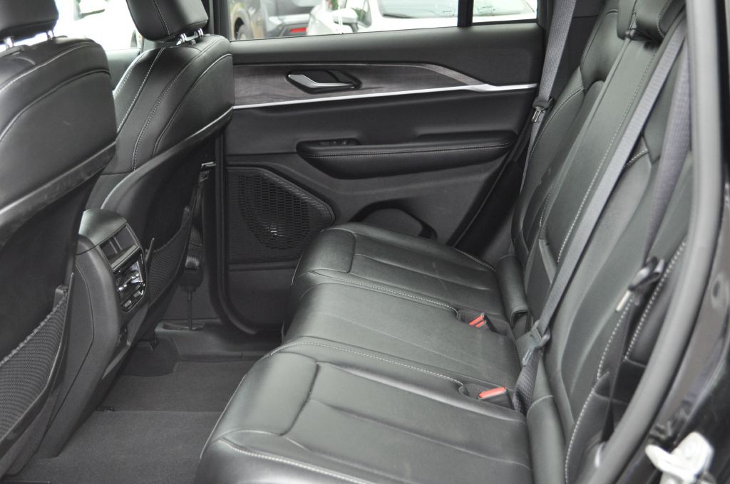 2024 Jeep Grand Cherokee Image 24
