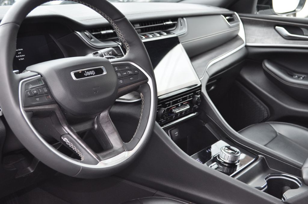 2024 Jeep Grand Cherokee Image 8