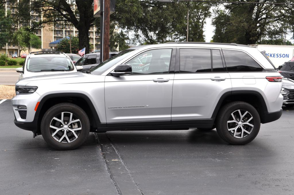 2024 Jeep Grand Cherokee Image 2
