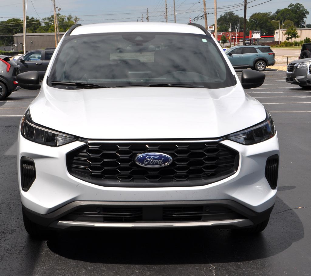 2025 Ford Escape Image 3