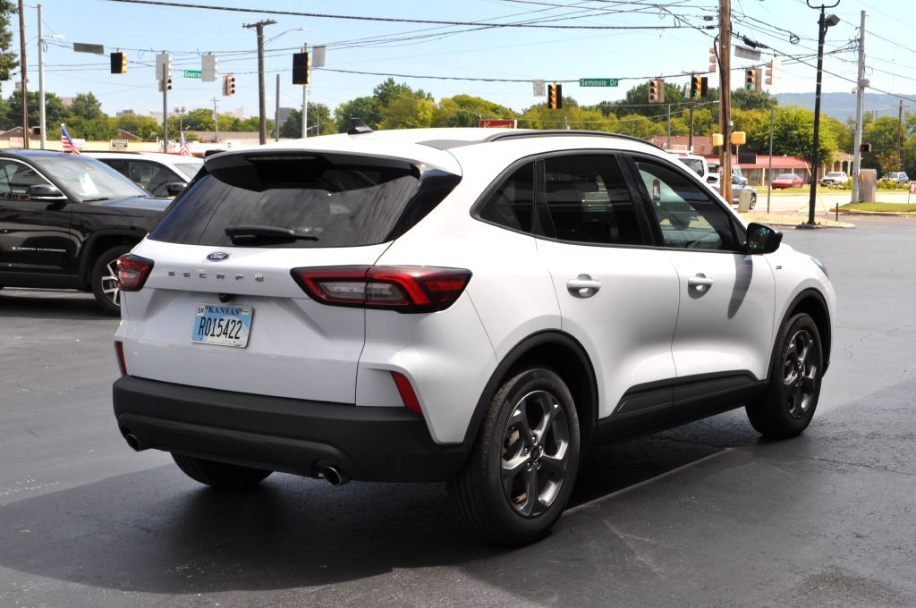 2025 Ford Escape Image 5