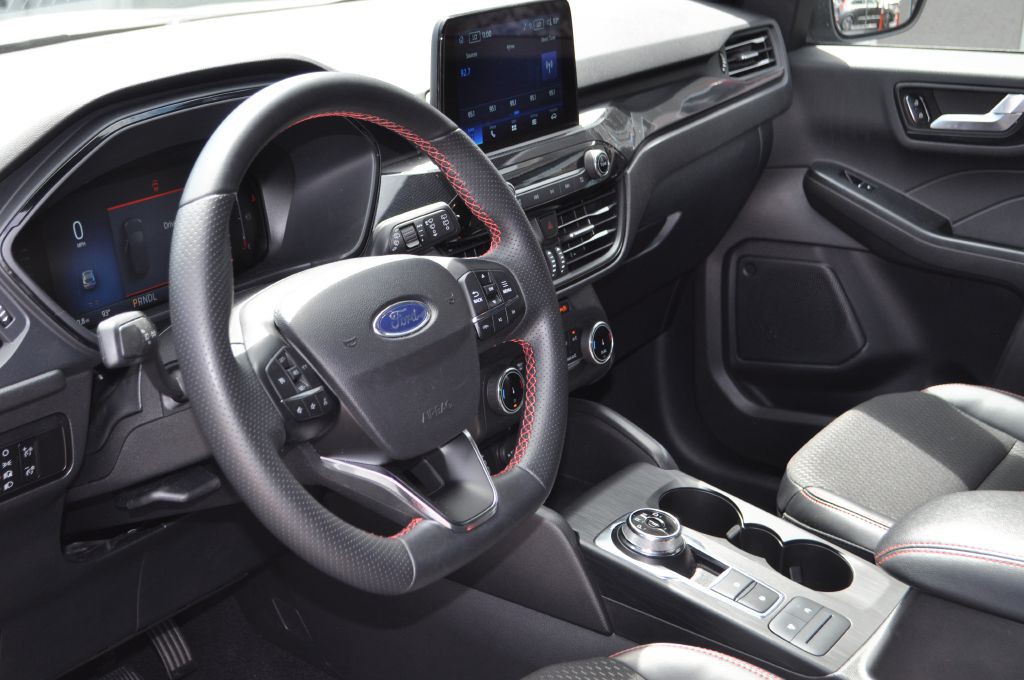 2025 Ford Escape Image 8