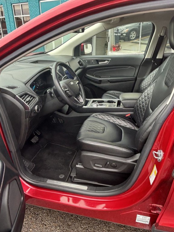 2023 Ford Edge Image 8