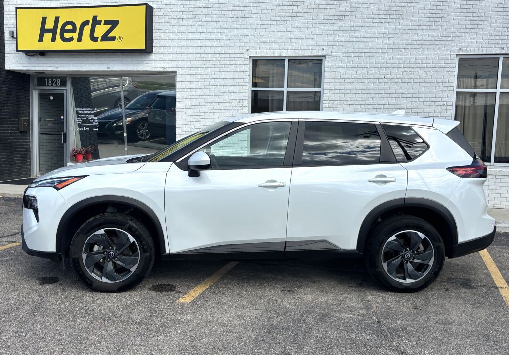 2024 Nissan Rogue Image 1