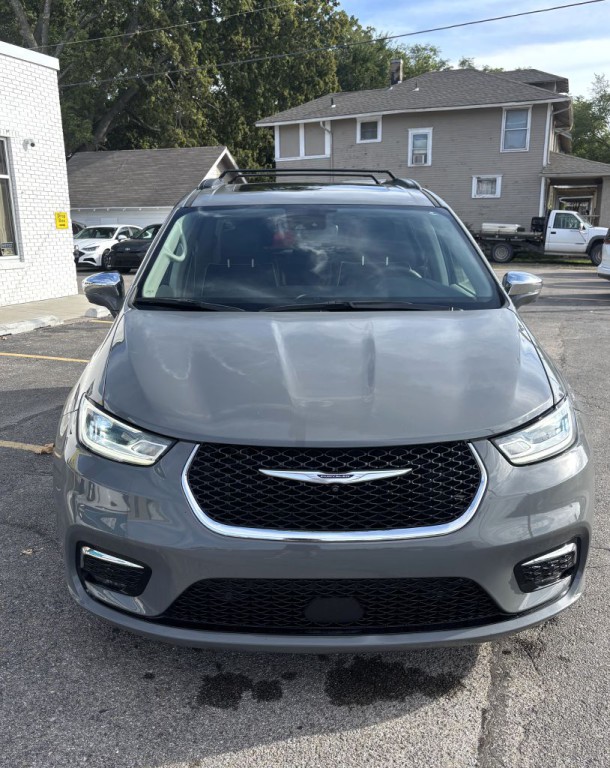 2022 Chrysler Pacifica Image 3