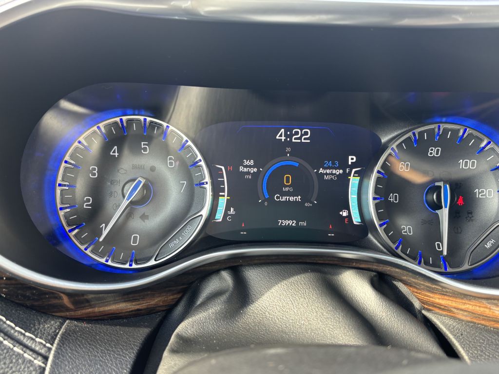 2022 Chrysler Pacifica Image 8