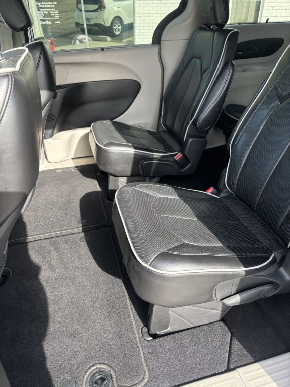 2022 Chrysler Pacifica Image 13