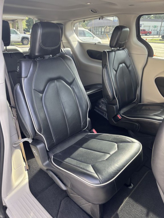 2022 Chrysler Pacifica Image 18