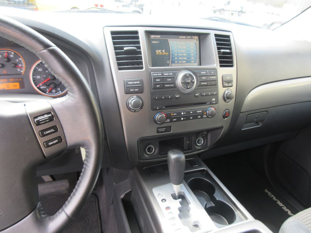 2011 Nissan Armada Image 9